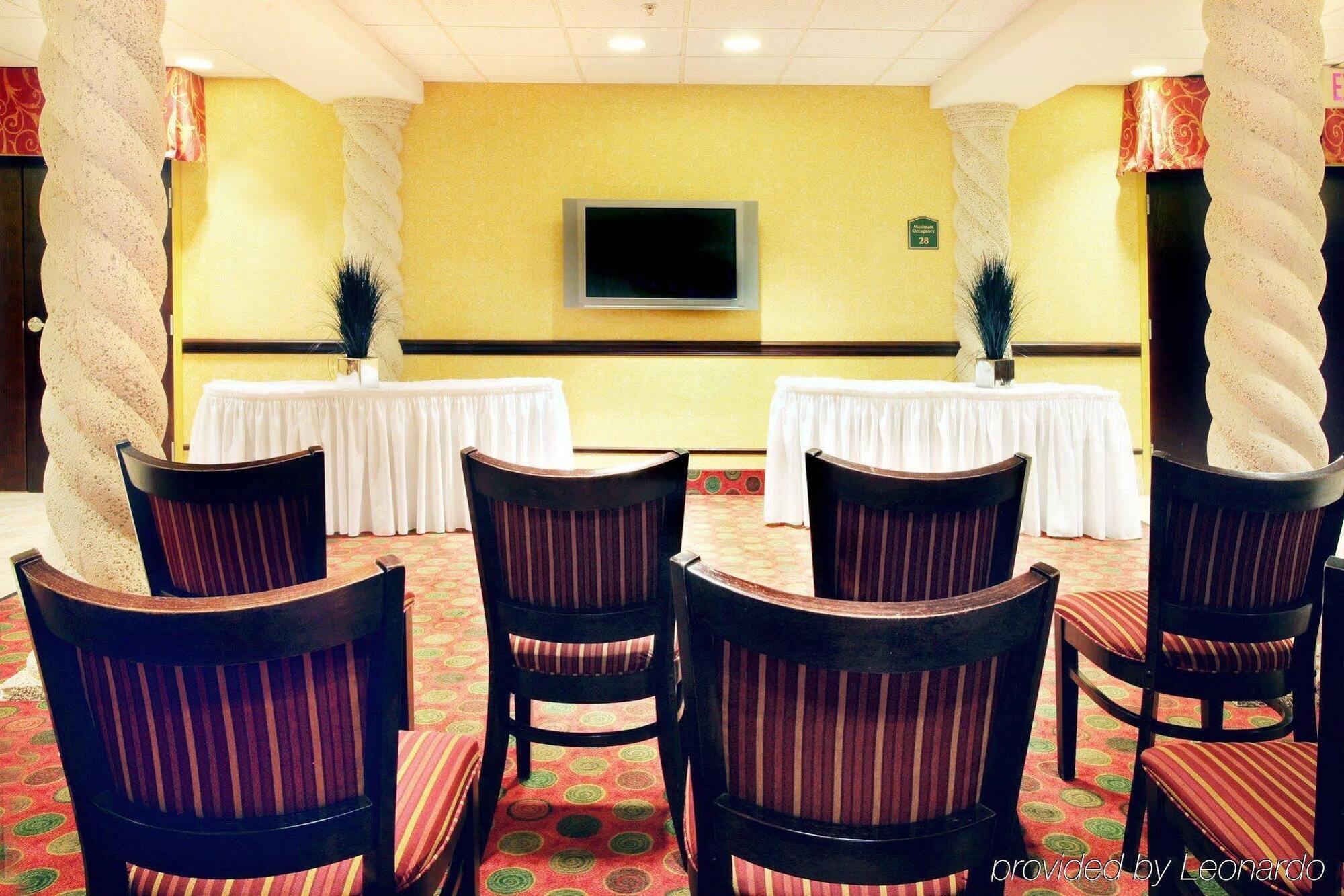 Holiday Inn Express Hotel & Suites Clewiston By Ihg Exterior photo